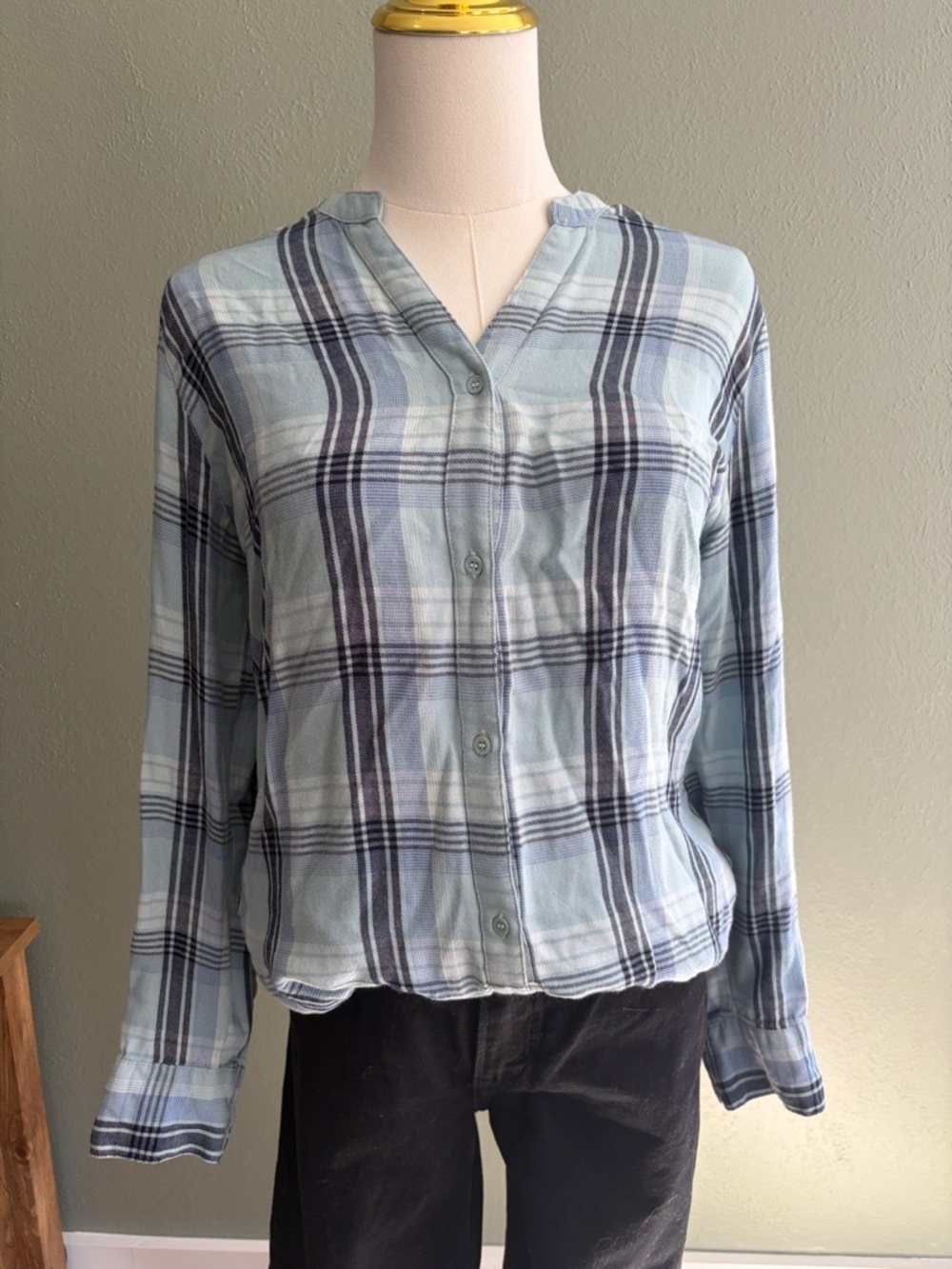 Philosophy size small Light Blue Plaid Button-Front Shirt